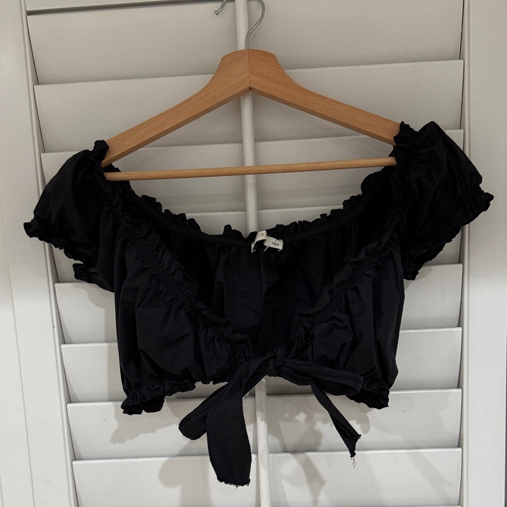 Aviana Black Ruffled Crop Blouse